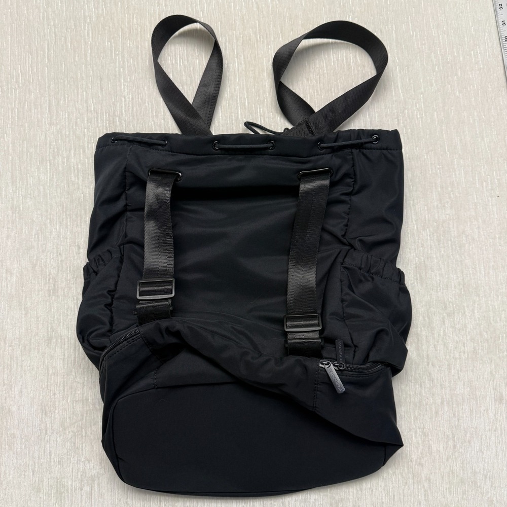 Beyond Yoga Backpack Tote Black Lined Convertible Gym Cinch Drawstring Travel